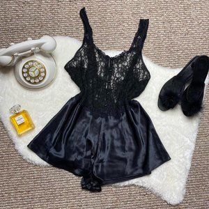 Vintage GOLD LABEL Victoria’s Secret Lingerie teddy/ bodysuit 😍